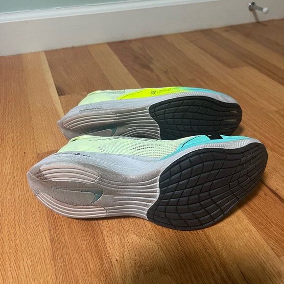 Nike ZoomX Vaporfly Next% - Picture 4 of 4